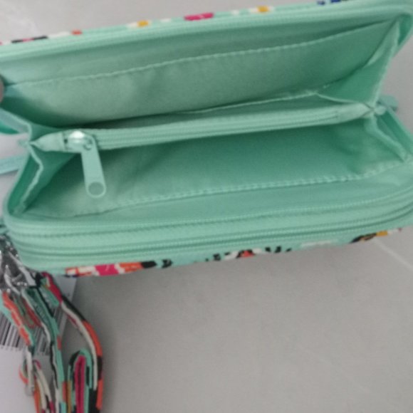 VERA BRADLEY | All-in-one Crossbody Purse - Picture 6 of 10